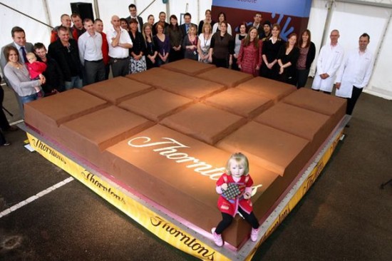 Guinness world records  - Thorntons - maior barra de chocolate - out2011
